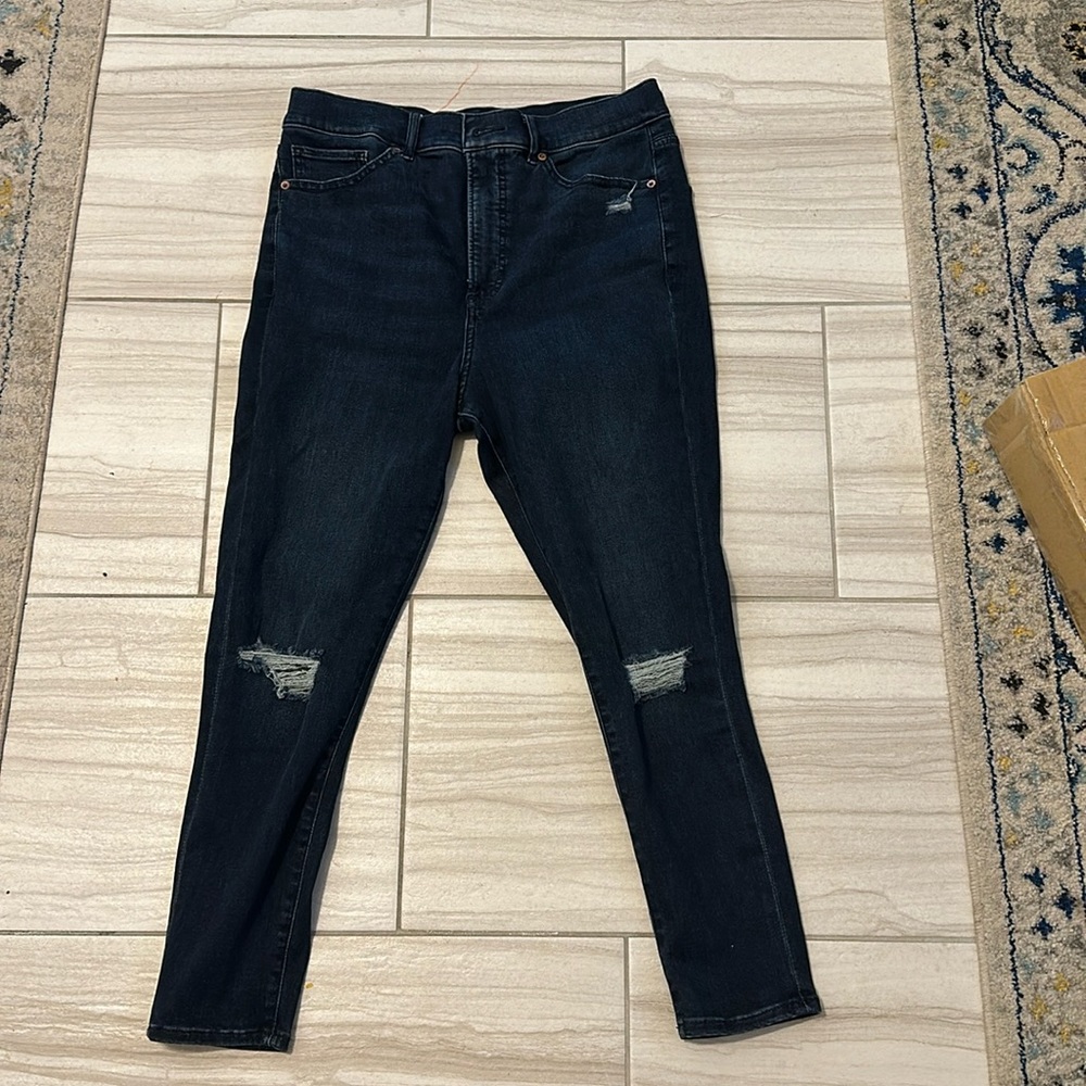 Express women’s skinny, super high-rise jeans